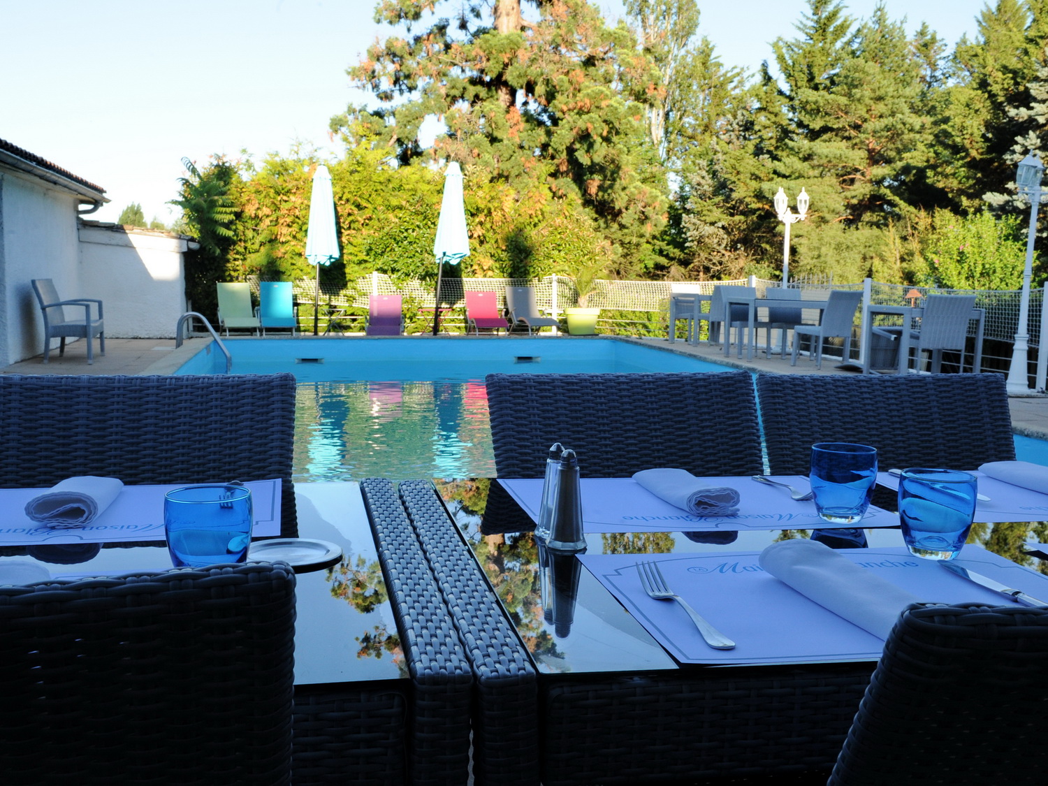 Terrasse Piscine Restaurant La Maison Blanche Romanèche-Thorins